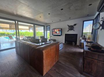 Casa · 200m² · 5 Ambientes · 1 Cochera · Casa 4 Amb Alquiler Villanueva Una Planta Amarra