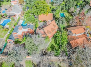 Casa · 289m² · 6 Ambientes · 4 Cocheras · Venta Casa con Gran Parque y Pileta en Boulogne San Isidro