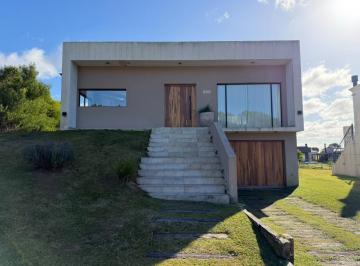 Casa · 188m² · 4 Ambientes · 1 Cochera · Casa en Venta en Costa Esmeralda, Senderos 4, Lote 360