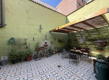 Casa · 280m² · 7 Ambientes · Casa en Venta 3 Dorm. - República de La Sexta