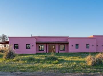 Casa de 4 ambientes, Villa Gesell · Casa Estilo Campo a Estrenar