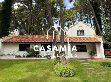 Casa · 215m² · 3 Dormitorios · 1 Cochera · Pinamar Zona Norte - Casa La Rural