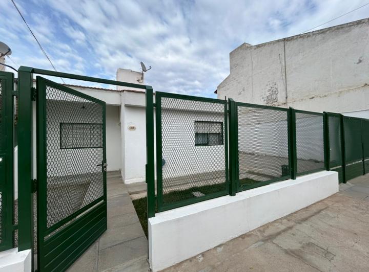 Casa · 70m² · 3 Ambientes · 2 Cocheras