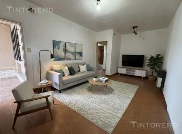 Casa · 85m² · 3 Ambientes · Alquiler Casa 3amb con Patio y Parrilla