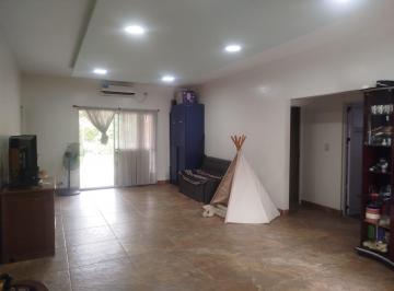 Casa · 104m² · 4 Ambientes · Venta Casa 4 Ambientes con Parque Quincho Cocheras Pque San Luis Pilar Apto Credito