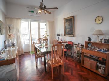 Departamento · 55m² · 3 Ambientes · Departamento de 3 Ambientes Al Frente con Balcón, Refaccionado Parcialmente Muy Luminoso.