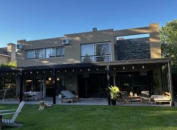 Casa · 245m² · 5 Ambientes · 6 Cocheras · Casa Alquiler 7 Ambientes Nordelta La Alameda