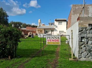 Terreno · 50m² · 3 Ambientes · Venta Casa con 2 Lotes - Parque Peña