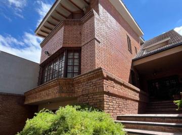 Casa · 450m² · 6 Ambientes · 2 Cocheras · Casa en Venta Quinta Seccion