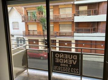 Balcón a la calle · Departamento en La Perla
