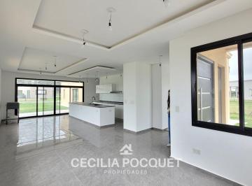 Casa · 143m² · 5 Ambientes · 2 Cocheras · Casa en Venta en Barrio San Felipe Canning
