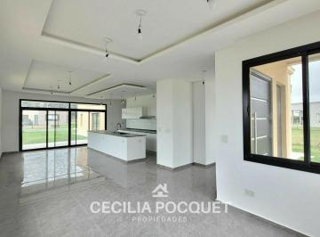 Casa · 143m² · 5 Ambientes · 2 Cocheras · Casa en Venta en Barrio San Felipe Canning