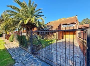 Casa · 160m² · 3 Ambientes · 2 Cocheras · Casa con Garage y Parque · Colinas de Peralta Ramos