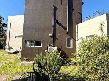 Casa · 142m² · 5 Ambientes · Casa en Venta - 3 Dorm. 2 Baños - 700 m - Berazategui
