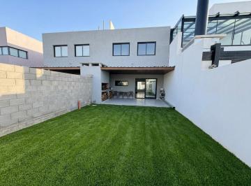 Casa · 122m² · 4 Ambientes · 2 Cocheras · Espectacular Duplex de Categoria 3 Dorm. en Docta Av