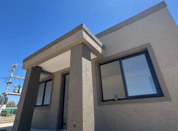 Casa de 3 ambientes, Maipú · Venta Casa Barrio Privado Distrito Alto - Coquimbito - Maipu - Calle Bruno Moron - Gran Oportunidad