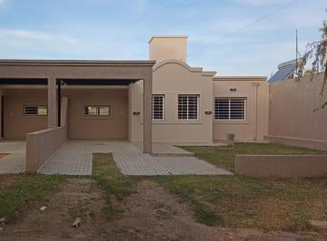 Casa · 120m² · 4 Ambientes · 1 Cochera · Casa 2dor, Cochera y Patio en Colonia Tirolesa