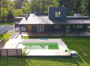 Casa · 190m² · 4 Ambientes · 1 Cochera · Venta de Importante Casa Quinta - Tandil