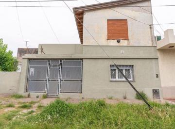 Casa · 156m² · 4 Ambientes · 2 Cocheras · Venta Casa 3 Amb con Dpto y Cochera Quilmes Oeste