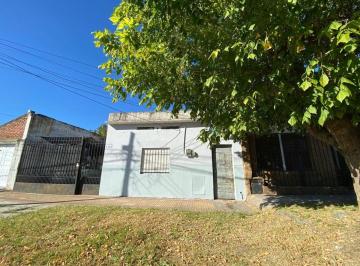 Casa · 84m² · 4 Ambientes · 1 Cochera · Casa 4 Ambientes Venta Lomas de Zamora con Depto