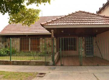 Casa · 292m² · 3 Ambientes · Casa en Venta Lomas de Zamora con Jardin y Galpon
