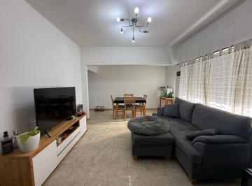 Casa · 104m² · 3 Ambientes · 1 Cochera · Casa 3 Ambientes con Quincho y Parrilla en Quilmes