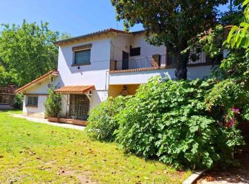 Casa · 430m² · 5 Ambientes · 3 Cocheras · Casa 5 Ambientes Venta Lomas de Zamora Lote 800 m
