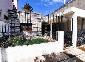 Casa · 123m² · 3 Ambientes · 1 Cochera · Venta Casa 3 Amb Patio Cocher Jdin Bernal Financia