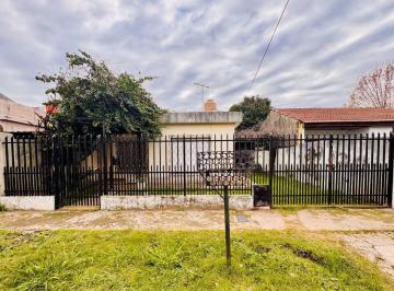 Casa · 95m² · 4 Ambientes · 2 Cocheras · Venta Casa 4 Amb Coch Jardin Caseros Hurlingham