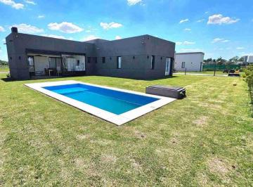 Casa · 170m² · 4 Ambientes · 2 Cocheras · Venta Casa 4 Amb Prados del Oeste Moreno Financia