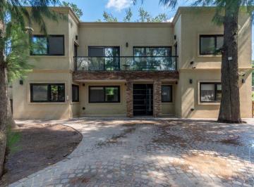Casa · 265m² · 8 Ambientes · 6 Cocheras · Casa en Venta 8 Ambientes Piscina Parque Leloir