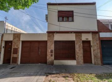 Casa · 66m² · 3 Ambientes · 1 Cochera · Casa en Venta 2 Dorm. España y Hospitales