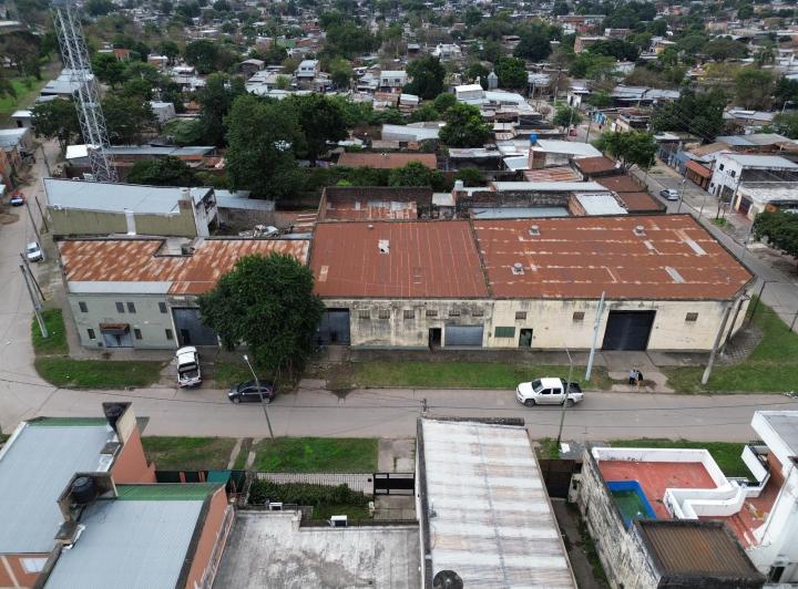 Local comercial · 1297m²