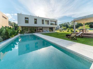 Casa · 242m² · 6 Ambientes · 2 Cocheras · Casa 6 Amb Club Priv Loma Verde Escobar