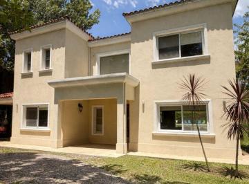 Casa · 192m² · 6 Ambientes · 1 Cochera · Alquiler Casa en Barrio La Peregrina Pilar