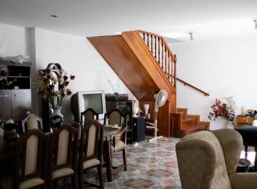 Casa · 240m² · 7 Ambientes · 1 Cochera · Venta Casa Multifamiliar en Parque Chacabuco