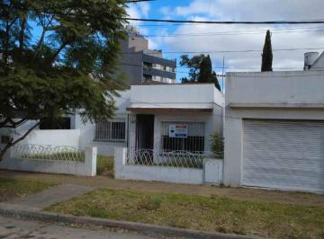 Casa · 76m² · 3 Ambientes · 1 Cochera · Casa Venta 3 Ambientes Mas Local en El Palomar