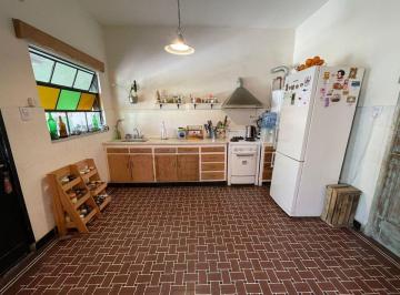 Casa · 154m² · 3 Ambientes · 1 Cochera · Casa 3amb en Lanus C/ Patio y Local Apto Credito