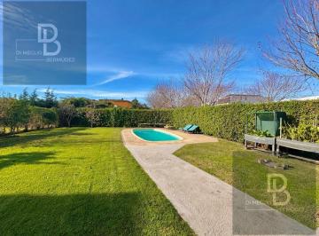 Casa · 160m² · 4 Ambientes · 3 Cocheras · Casa - Arenas del Sur