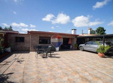 Casa · 195m² · 9 Ambientes · Venta de Casa 3 Dorm. con Piscina Colón