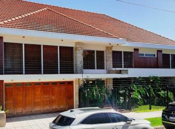 Casa · 550m² · 5 Ambientes · 1 Cochera · Venta Casa Barrio Parque Bernal Sobre Dos Lotes
