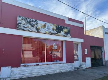 Local comercial · 512m² · 1 Cochera · Gran Lote Céntrico con Local, Casa y Salón