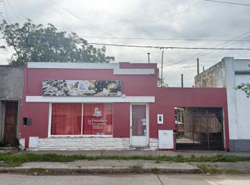 Local comercial · 512m² · 1 Cochera · Gran Lote Céntrico con Local, Casa y Salón