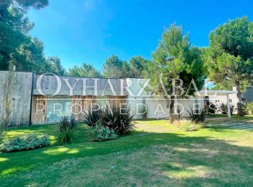 Casa · 200m² · 4 Ambientes · 2 Cocheras · Casa en Venta y Alquiler Temporal