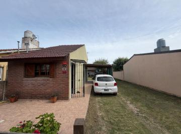 Casa · 93m² · 4 Ambientes · Venta Dos Casas en Block Santa Clara Terreno 300 m