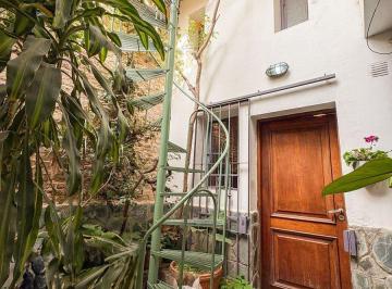 Casa · 164m² · 6 Ambientes · Venta! Casa y Departamento 4 Dorm. en Abasto