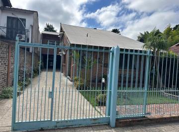 Casa · 303m² · 4 Ambientes · 3 Cocheras · Casa Venta Dos Plantas en Benavidez Apta Credito