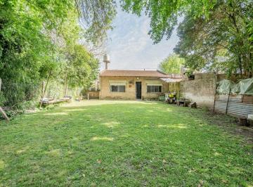 Casa · 76m² · 3 Ambientes · 1 Cochera · Casa en Venta a Dos Cuadras de Ruta 8