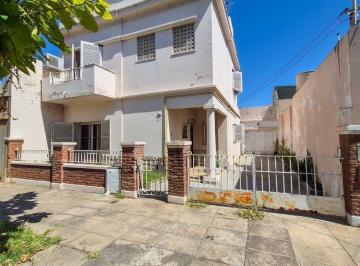 Casa · 132m² · 5 Ambientes · 3 Cocheras · Venta Casa 5 Amb Lanús O. Patio Terraza Multifam.