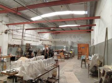 Casa · 300m² · 4 Ambientes · Venta Casa 4 Amb + Galpón